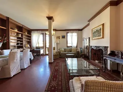 Area soggiorno di Ponte Vecchio View Apartment by FlorenceHospitality com