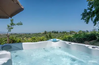Piscina di Charming Florentine Hideout o nelle vicinanze