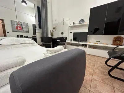 TV o dispositivi per l'intrattenimento presso Autunno a Firenze, 2 camere vicino Duomo e Wi-Fi
