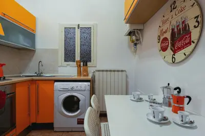 Cucina o angolo cottura di Autunno a Firenze, 2 camere vicino Duomo e Wi-Fi
