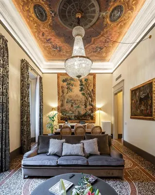 Area soggiorno di This Time Tomorrow in Florence