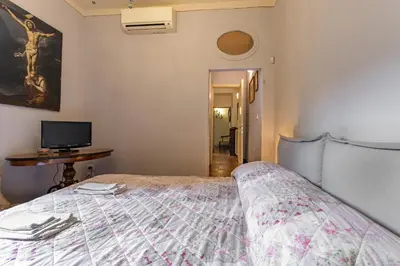Letto o letti in una camera di Santa Croce Dante's View Apartment with Terrace by Halldis