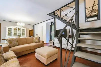 Area soggiorno di Castellare Loft appartamento in collina a Firenze