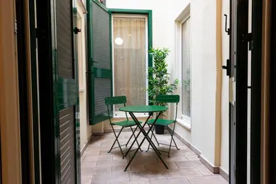 Planimetria di Mercato Contemporary Apartment by Mmega
