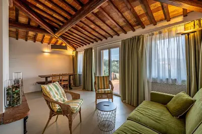 Area soggiorno di YiD Cozy House in Fiesole with Jacuzzi