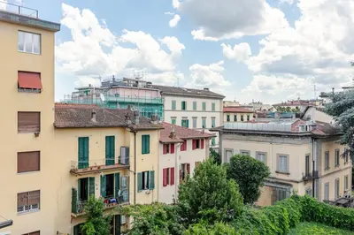 Vista generica su Firenze o vista sulla città dall'interno dell'appartamento