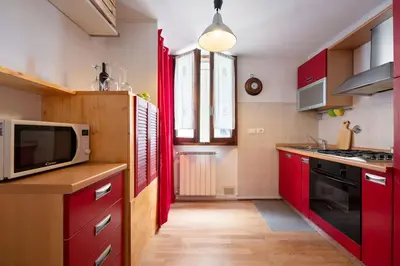 Cucina o angolo cottura di Keys of Italy - Mercato 20 - Modern 1 bedroom nearby Mercato Centrale