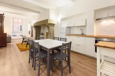 Cucina o angolo cottura di Uffizi 3 bedrooms by Mmega