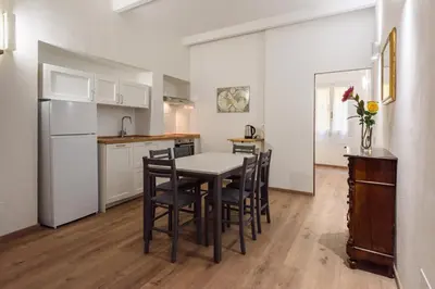 Cucina o angolo cottura di Uffizi 3 bedrooms by Mmega