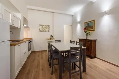 Cucina o angolo cottura di Uffizi 3 bedrooms by Mmega
