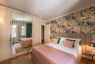 Letto o letti in una camera di Duomo Penthouse Luxury Apartment In Florence By Palazzo Pazzi Vitali