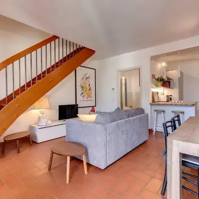 Poggio Imperiale Apartment by Mamo Florence