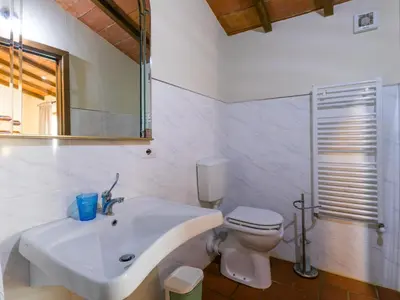 Bagno di Apartment Antico Frantoio by Interhome