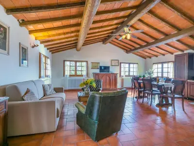 Area soggiorno di Apartment Antico Frantoio by Interhome