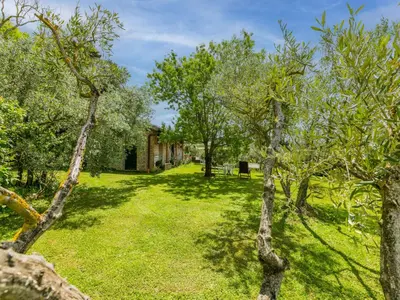 Giardino di Apartment Mangiatoia by Interhome