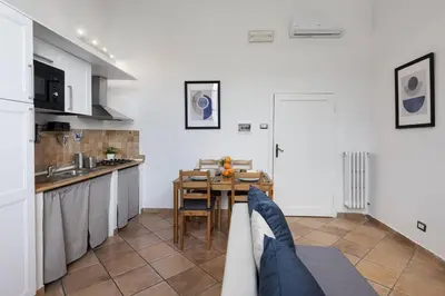 Cucina o angolo cottura di UNYCA - Florence Central Market Apartment 1