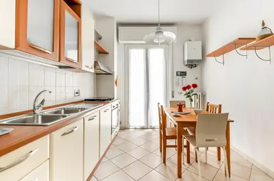 Cucina o angolo cottura di GuestHost - Florence Quiet and Cozy Apartment with Balcony