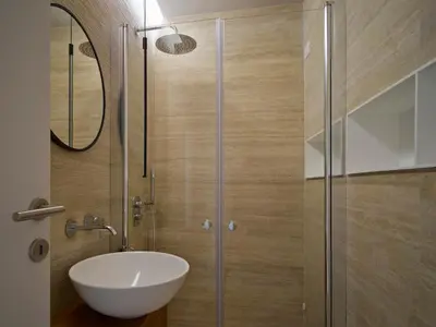 Bagno di Bright 3-Bedroom Apartment with Patio in Florence Historic Center Near Duomo