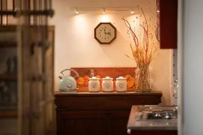 Cucina o angolo cottura di Santo Spirito Frescoed 6 sleeps apartment