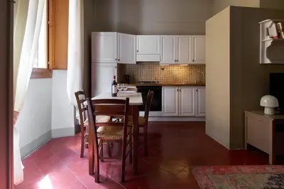Cucina o angolo cottura di Charming & Authentic 1BR in Florence Historic Center, Near the Duomo