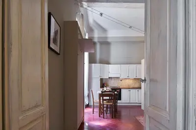 Cucina o angolo cottura di Charming & Authentic 1BR in Florence Historic Center, Near the Duomo