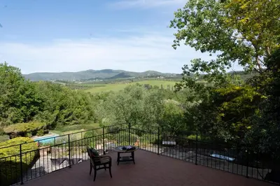 Paesaggio naturale nelle vicinanze della villa