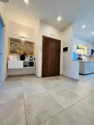 Hall o reception di RifReady Apartment con posto auto vicino a AOU Careggi, Meyer, Polo UniFi