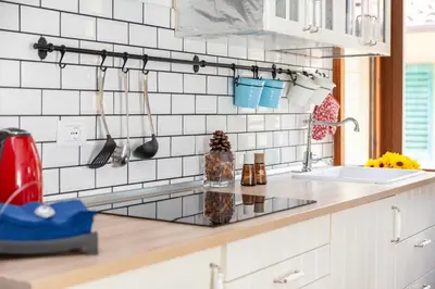 Cucina o angolo cottura di Downtown colourful flat close to the railway