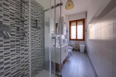 Bagno di Show Me Florence 2 bedroom appartment Duomo & Airport TRAM
