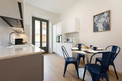 Cucina o angolo cottura di Via Taddeo Alderotti, 85 - Elegant Apartment in Careggi, Near Hospital, University & Tram Morgagni - Florence Charming Apartments