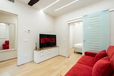 TV o dispositivi per l'intrattenimento presso 10 minuti Duomo luxury Living - Raffinatezza nel Centro Storico