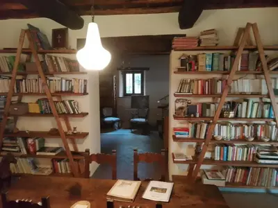 Biblioteca nella villa