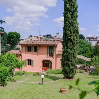Stalla - Villa with garden in the historic center