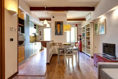Cucina o angolo cottura di Dimora Ognissanti Apartment by Mamo Florence