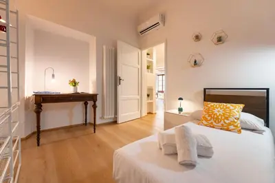 Letto o letti in una camera di Keys of Italy - Reparata Big 13 - 2 bedrooms Florentine House