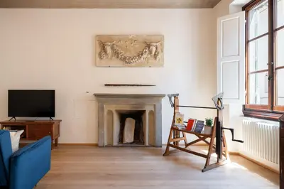 TV o dispositivi per l'intrattenimento presso Keys of Italy - Reparata Big 13 - 2 bedrooms Florentine House