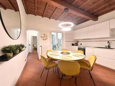 Cucina o angolo cottura di GOLDEN LUXE - Cappelle Medicee 2 private suites
