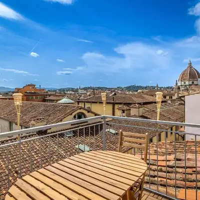 YD stunning terrace on the Accademia