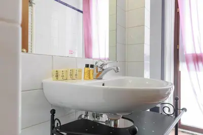 Bagno di Santa Croce Nest