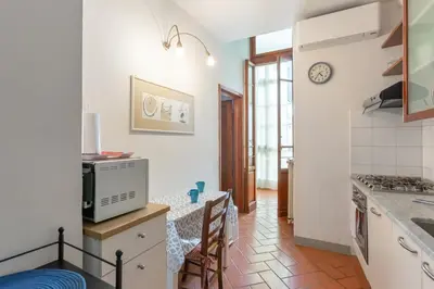 Cucina o angolo cottura di GuestHost - Terzolle - Rifredi & Piazza Dalmazia Apartment