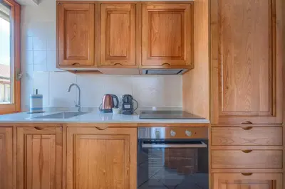 Cucina o angolo cottura di Panoramic House - Elegante Appartamento Con Vista