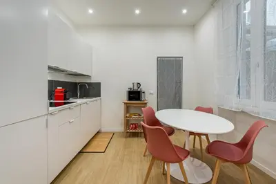 Cucina o angolo cottura di GuestHost - Giardino della Fortezza Modern Apt x6 with Patio