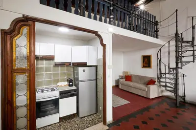 Cucina o angolo cottura di De Bardi - Beautiful Home near Ponte Vecchio
