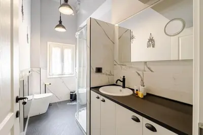 Bagno di Next to the Cathedral Duomo