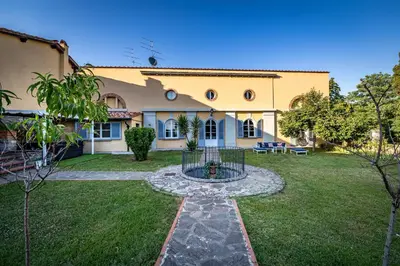 Giardino di Luxury Limonaia with Jacuzzi near Florence
