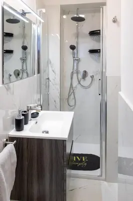 Bagno di All'Ombra del Campanile di Giotto