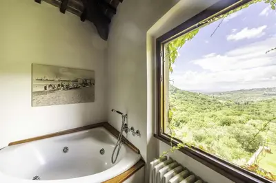 Paesaggio naturale nelle vicinanze della villa