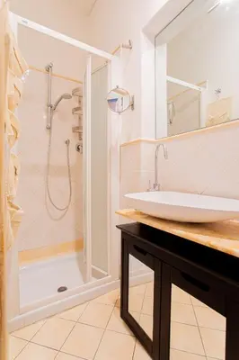 Bagno di Casa moderna vicino Firenze