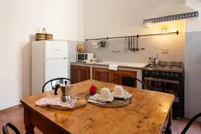 Cucina o angolo cottura di Keys of Italy - Maggio 48 -family apartment nearby Pitti Palace
