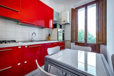 Cucina o angolo cottura di YD Aleardi luminous and comfy